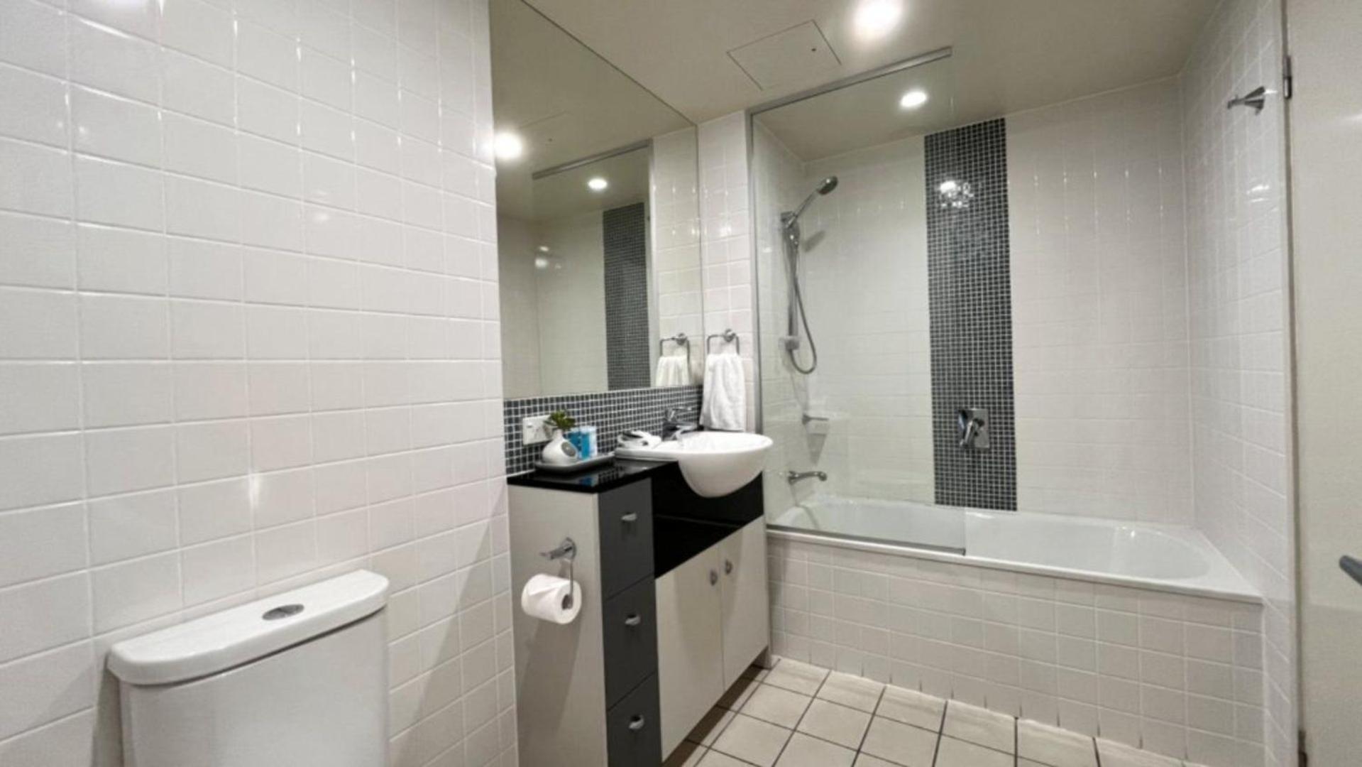 #803 Pumicestone Blue - Views With Rooftop Pool! *