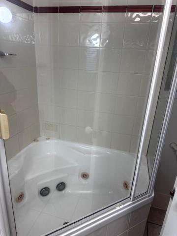Kings Row Aparthotel 4*