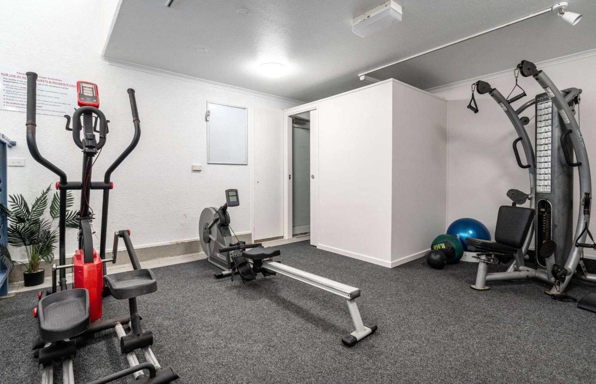 Floor Unit With Private Rooftop Terrace Caloundra
