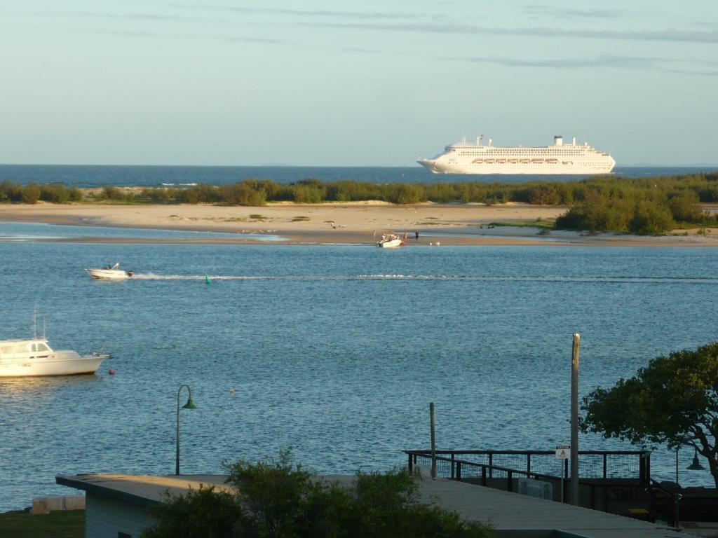 Sails Golden Aparthotel 4*