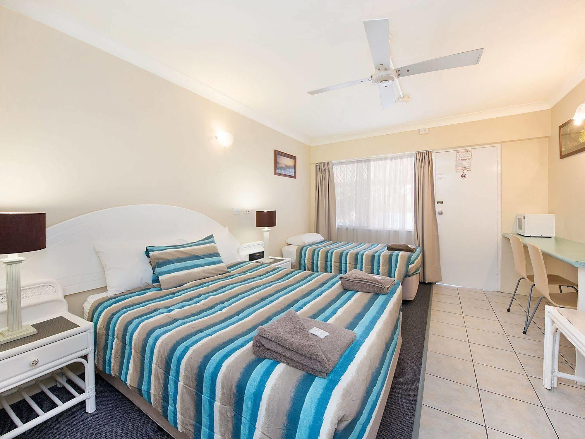 Centre Motel 3*