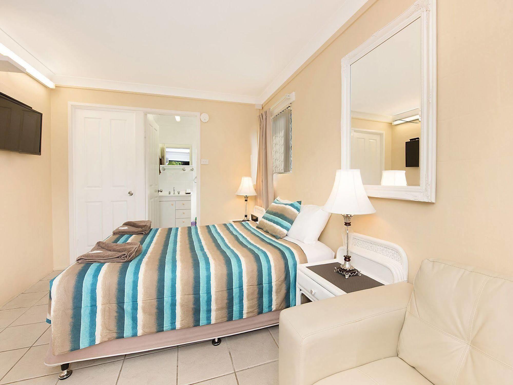 Centre Motel 3*