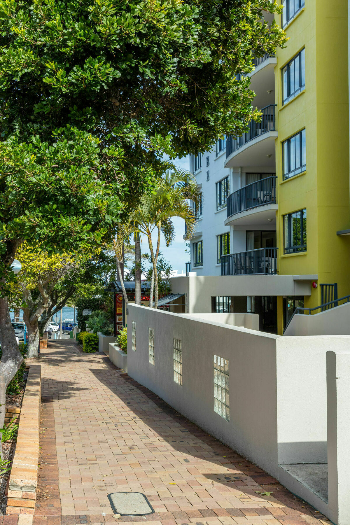 Belaire Place Aparthotel 3*