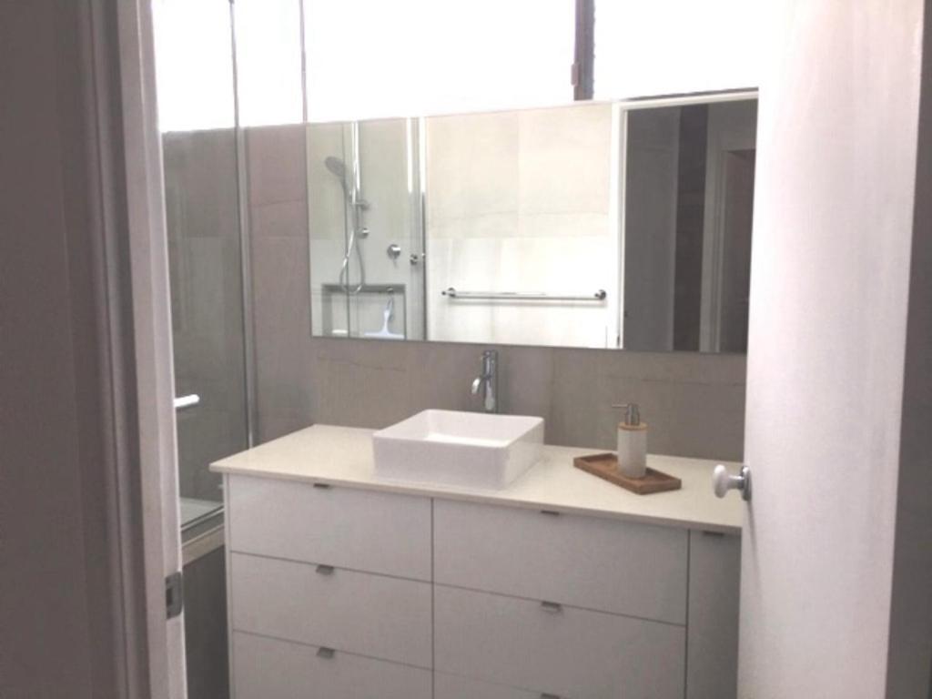 Unit 2 Connemara - Gorgeous Water Views! Holiday home Caloundra