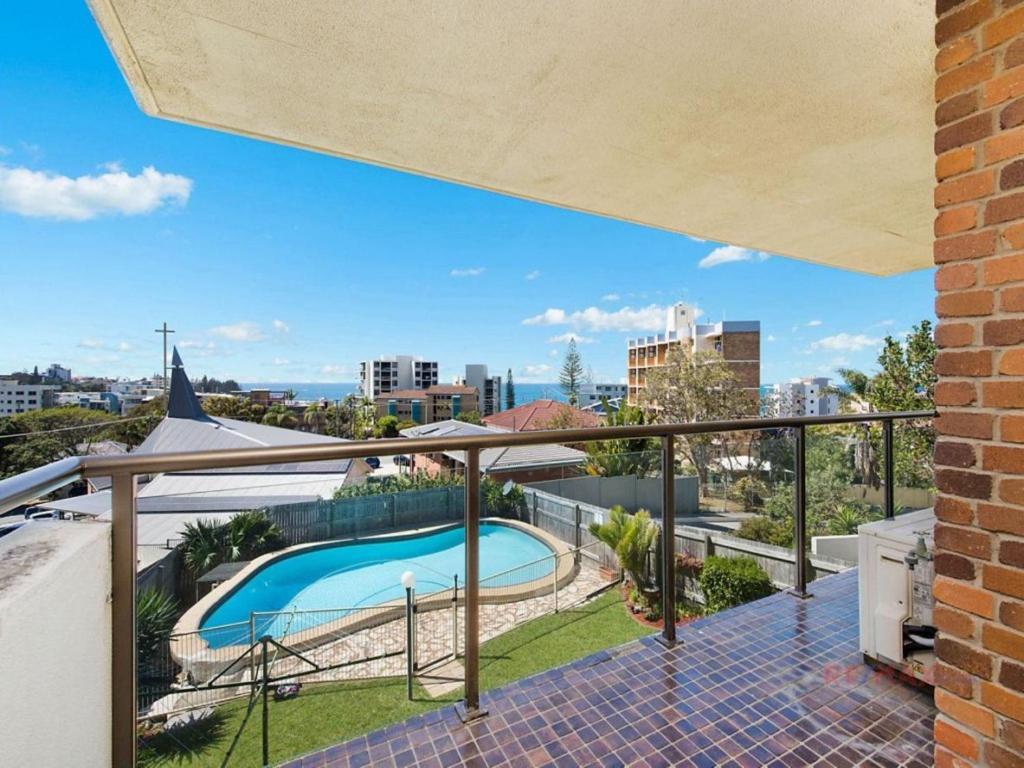 Holiday home Unit 2 Connemara - Gorgeous Water Views! Caloundra