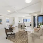 38 On Kings Unit 21 Kings Beach Qld