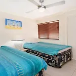 Pandanus Shores Unit 9 Kings Beach Qld