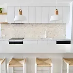 Monterey Lodge - Unit 18, 27 Warne Terrace, Kings Beach Caloundra