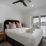Nimolanca - 3 Bedroom Partial Ocean View
