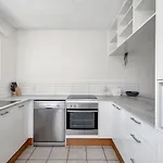 Beachcomber Unit 4 7 Dingle Ave