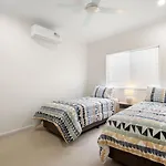 Nothling 66 Moffat Beach