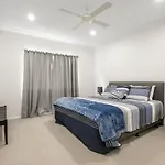 Nothling 66 Moffat Beach