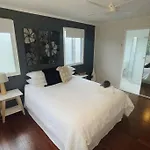 Beach House @ Moffat
