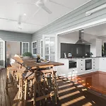 Stunning Beach House & Glamping Tent - Sunshine Coast