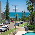 Levuka Unit 12 14 Moreton Pde