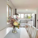 Spacious 4-Bed House Metres From Beach