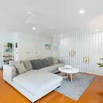 Spacious 4-Bed House Metres From Beach