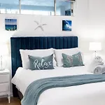 Caloundra Poolside Paradise