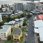 Location Is Everything - Shops, Beaches, Views Zg3