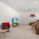 Nothling 66 Moffat Beach