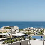 Retro Style Apartment Kings Beach With Ocean Views