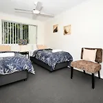 Stylish 2 B/R Kings Beach Apartment