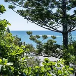 Live Like A Local In The Heart Of Moffat Beach