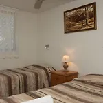 Merrima Court Holidays