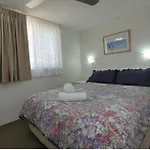 Merrima Court Holidays