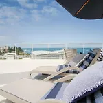 Hamptons Style Penthouse At Kings Beach