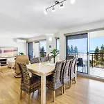 Ocean-Facing 3-Bed With Pool 5-Min To The Beach