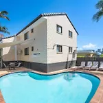 Beachside Courts Unit 11 Kings Beach Qld
