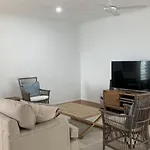 Saltys Place, Pet Friendly And Close To Beach