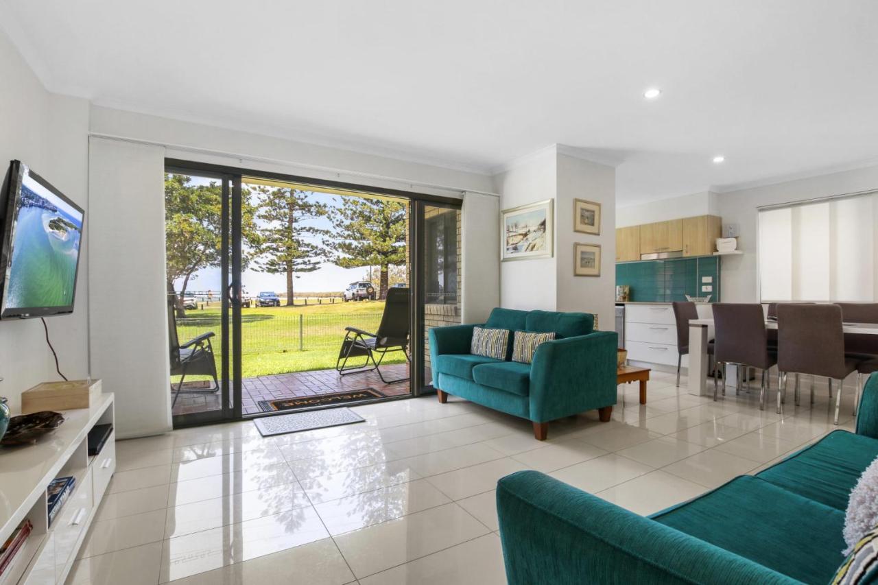 Golden Shores Unit 1 21 Landsborough Parade * Caloundra