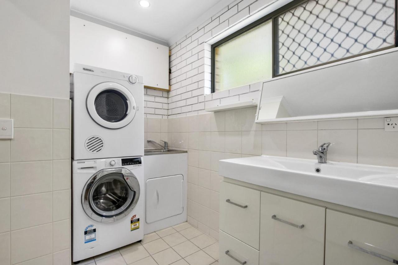 Golden Shores Unit 1 21 Landsborough Parade Apartment Caloundra