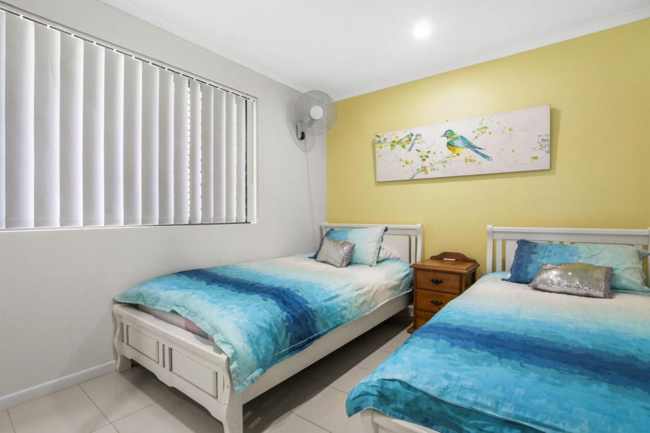 Golden Shores Unit 1 21 Landsborough Parade Apartment *