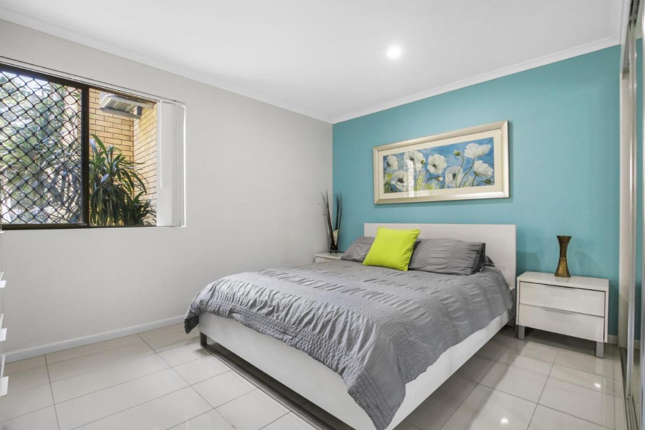 Apartment Golden Shores Unit 1 21 Landsborough Parade *