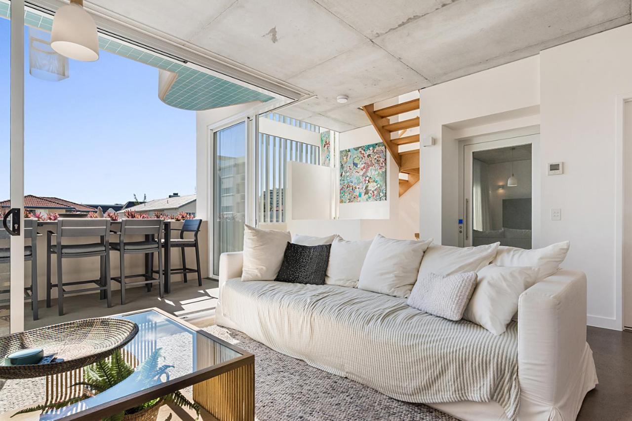 Apartment Luxury 5-floor Unit With Ocean Views Near