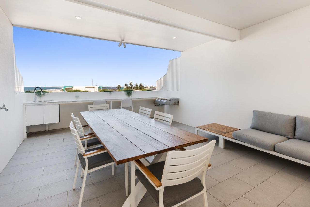 Luxury 5-floor Unit With Ocean Views Near
