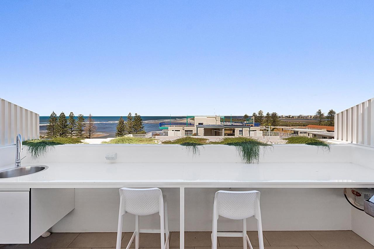 Luxury 5-floor Unit With Ocean Views Near * Caloundra