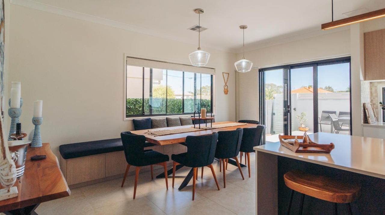 Holiday home Check It Out! Stunning Luxury Pool Retreat W/ Wine
