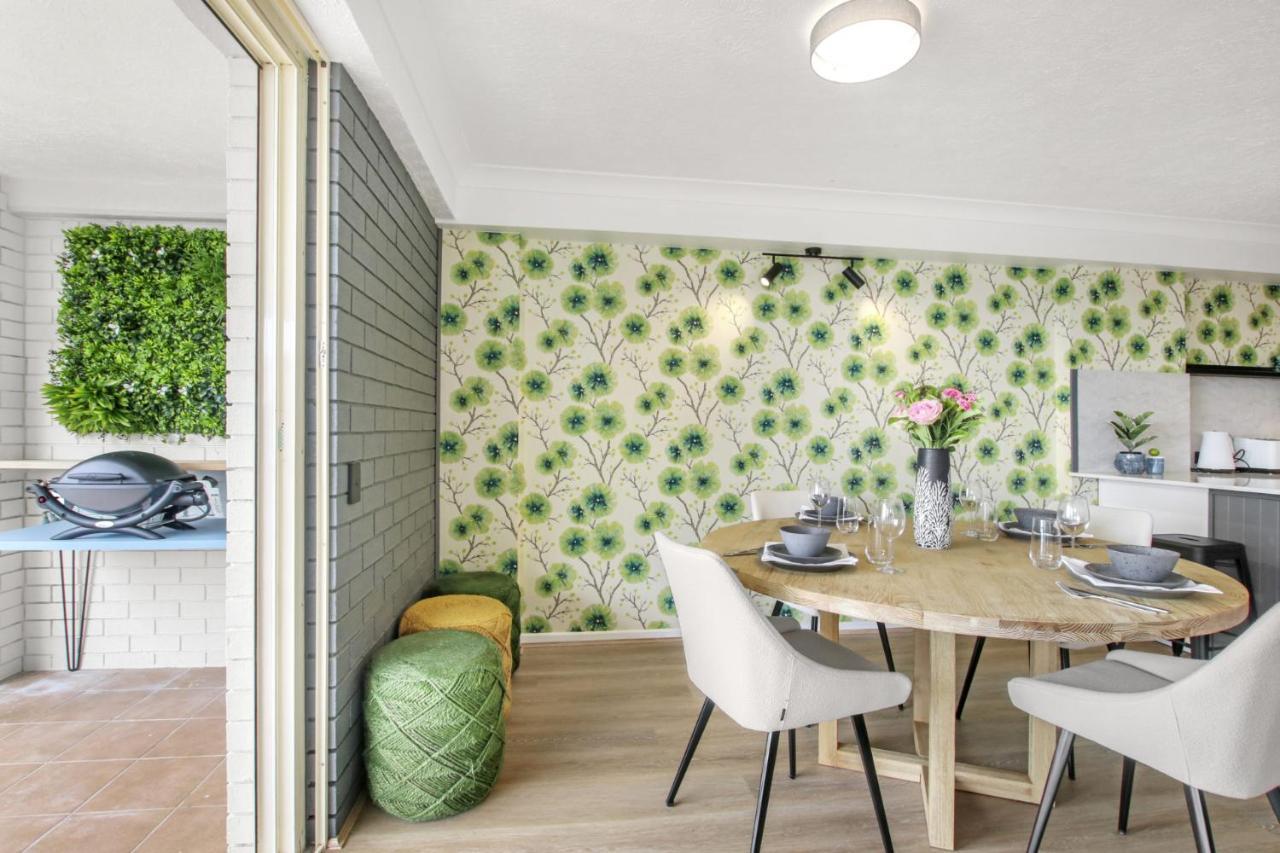 Canberra Heights Unit 2 35 Canberra Tce Kings * Caloundra