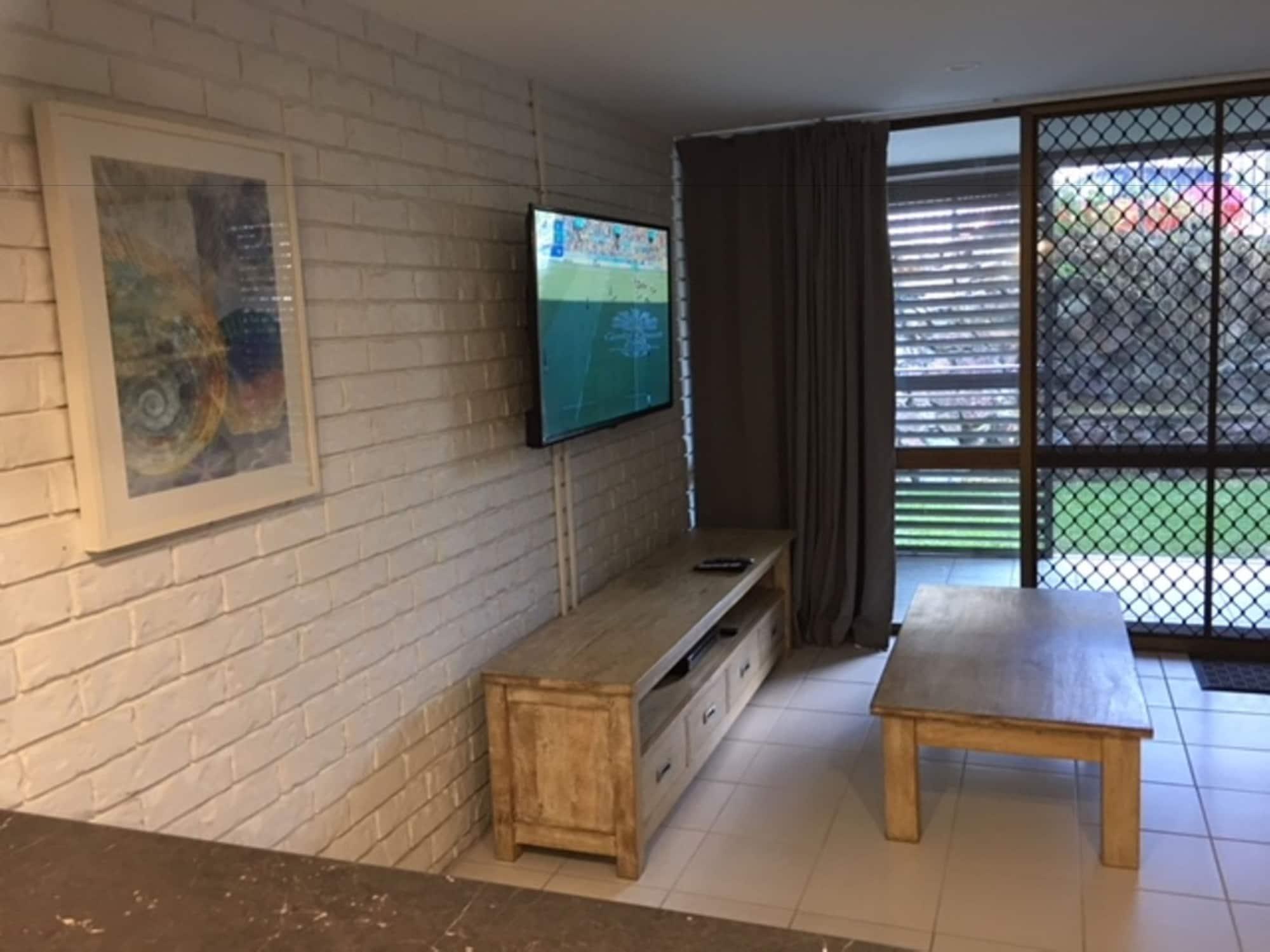 Aparthotel Merrima Court Holidays Caloundra