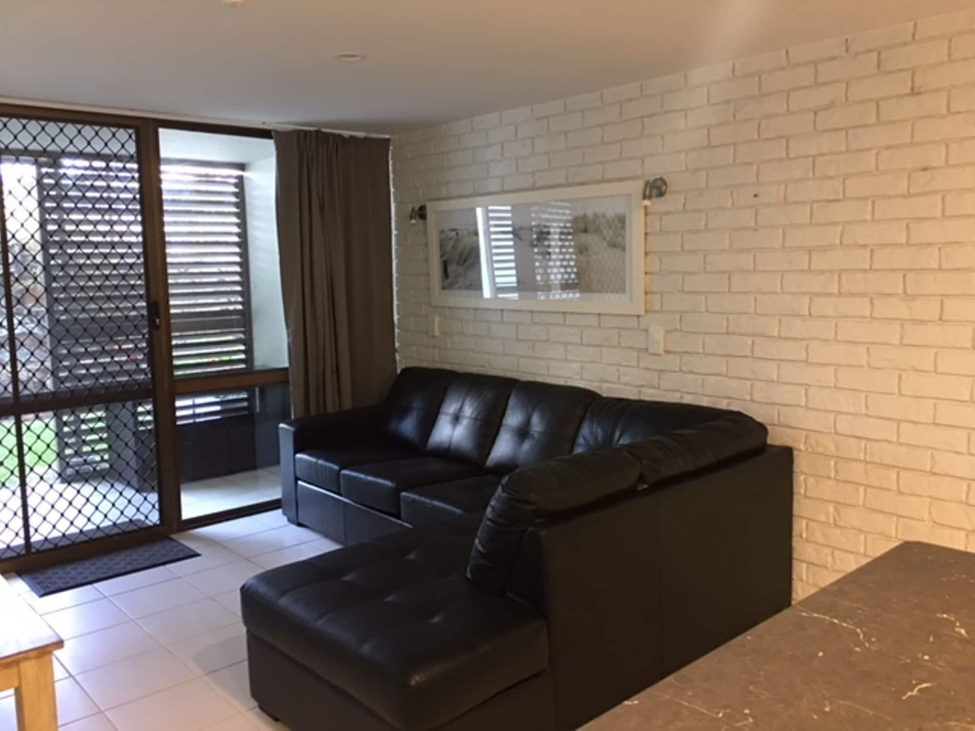Merrima Court Holidays Aparthotel 4*