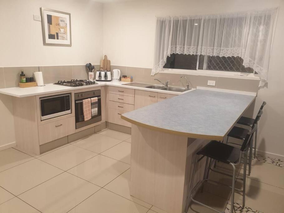 Apartment Pet Friendly & Spacious Two Bedroom Guest Unit *