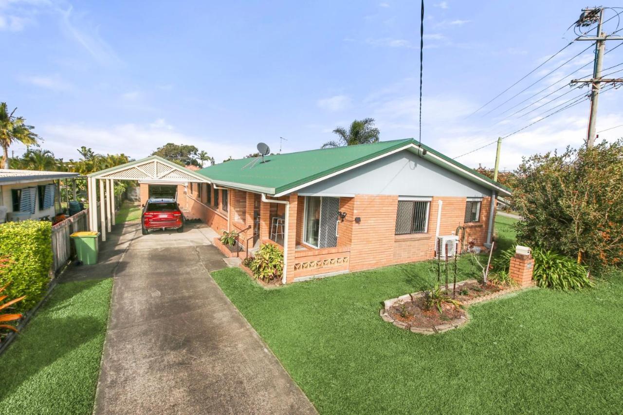 Bell Street 36 Dicky * Caloundra