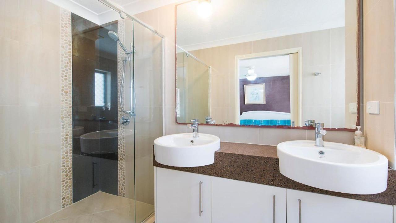 Pandanus Shores Unit 9 Kings Qld *