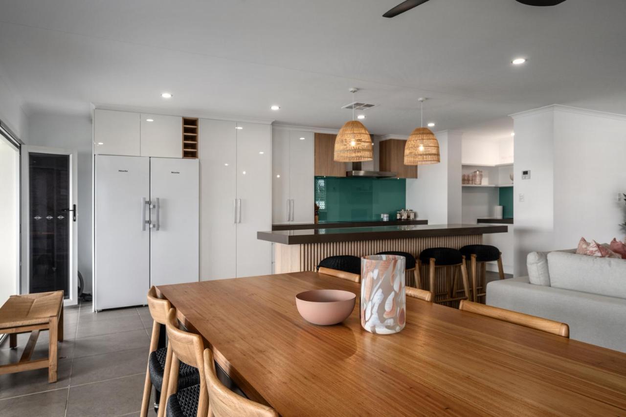 Nimolanca - 3 Bedroom Partial Ocean View Apartment Caloundra