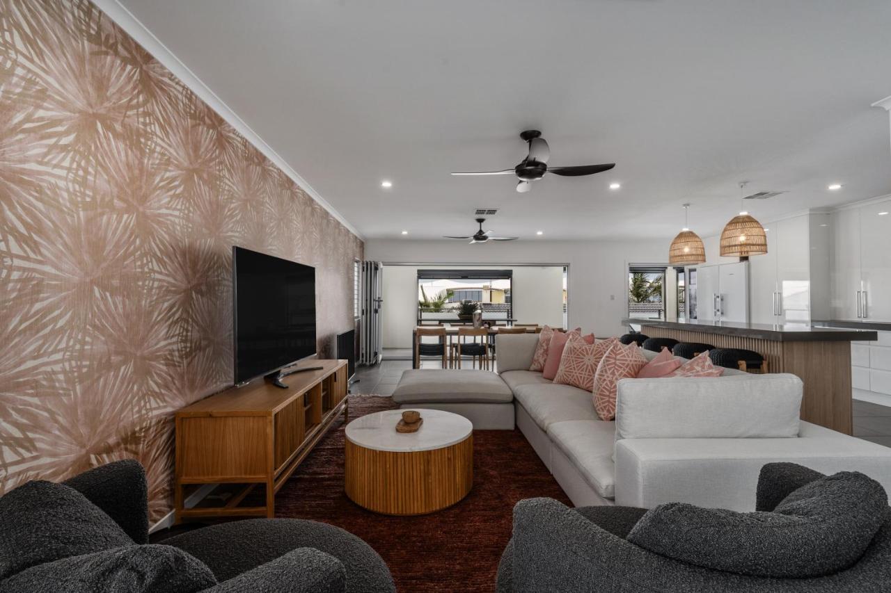 Nimolanca - 3 Bedroom Partial Ocean View Apartment Caloundra