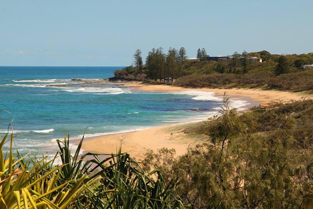Stylish 1950s Moffat Beach House Holiday home *